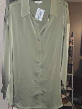 entro Olive Green Long-Sleeve Button-Down Shirt